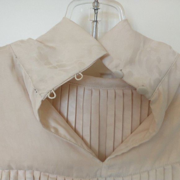 Tahari size XS cream sleeveless top - Picture 6 of 9